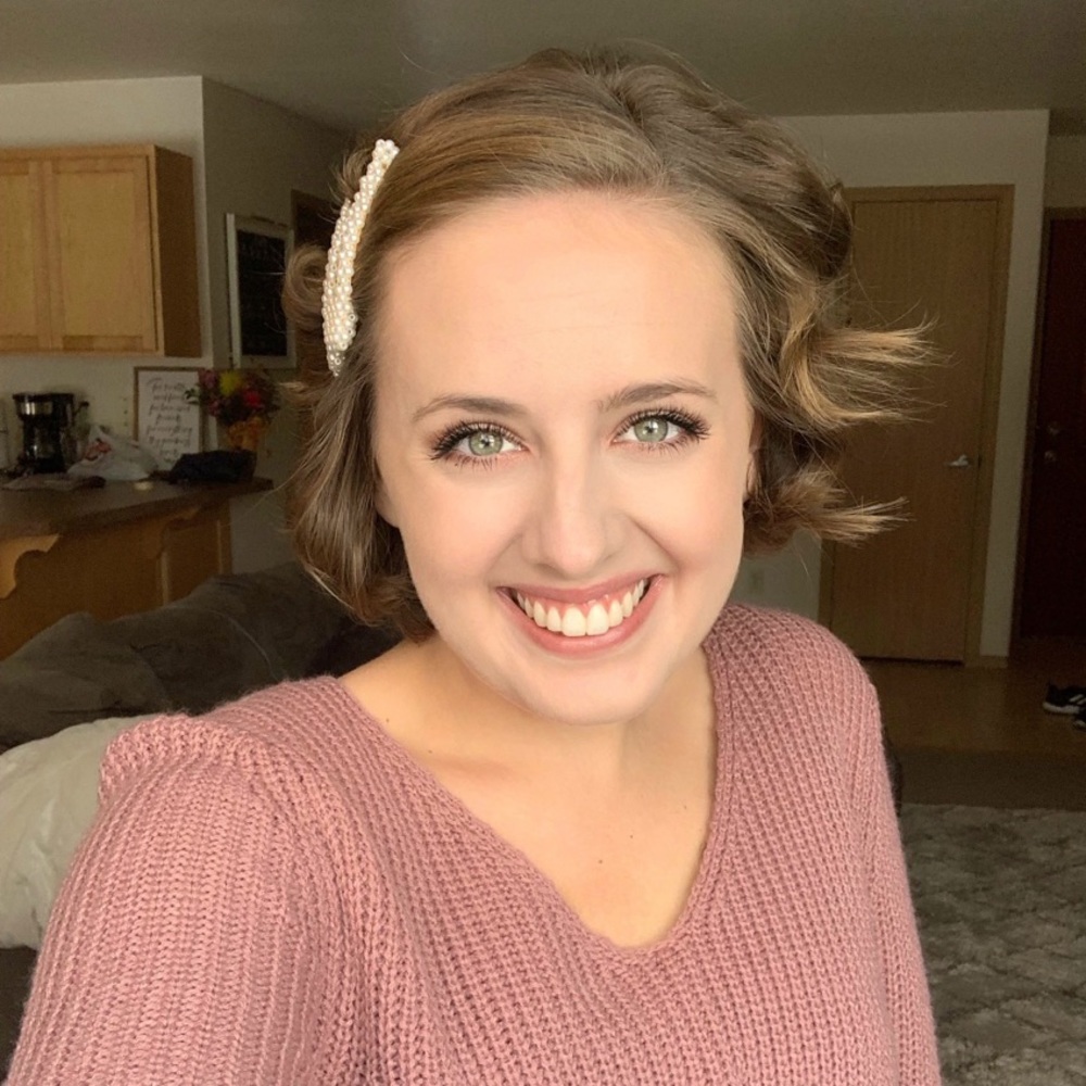 MAKE ME OFFERS 🌻 Meet your Posher, Kait!